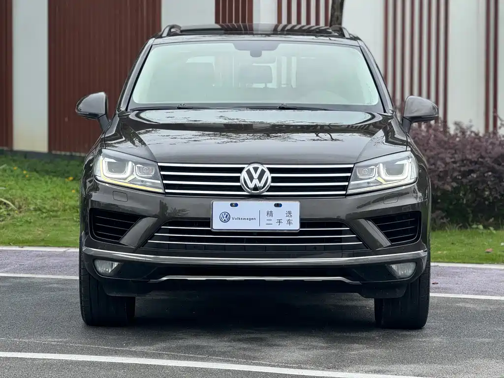 Volkswagen Touareg 2017 — фото 1