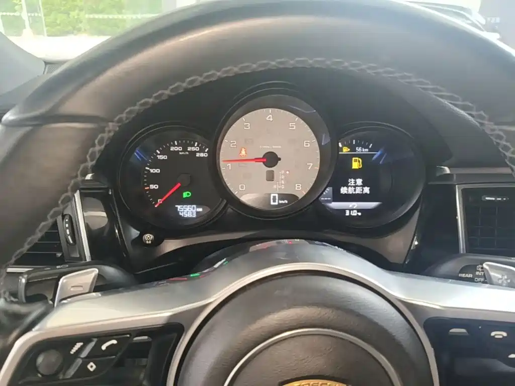 Porsche Macan 2018 — фото 12