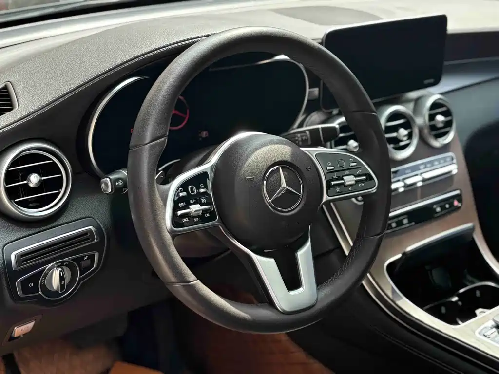 Mercedes-Benz GLC 2020 — фото 11