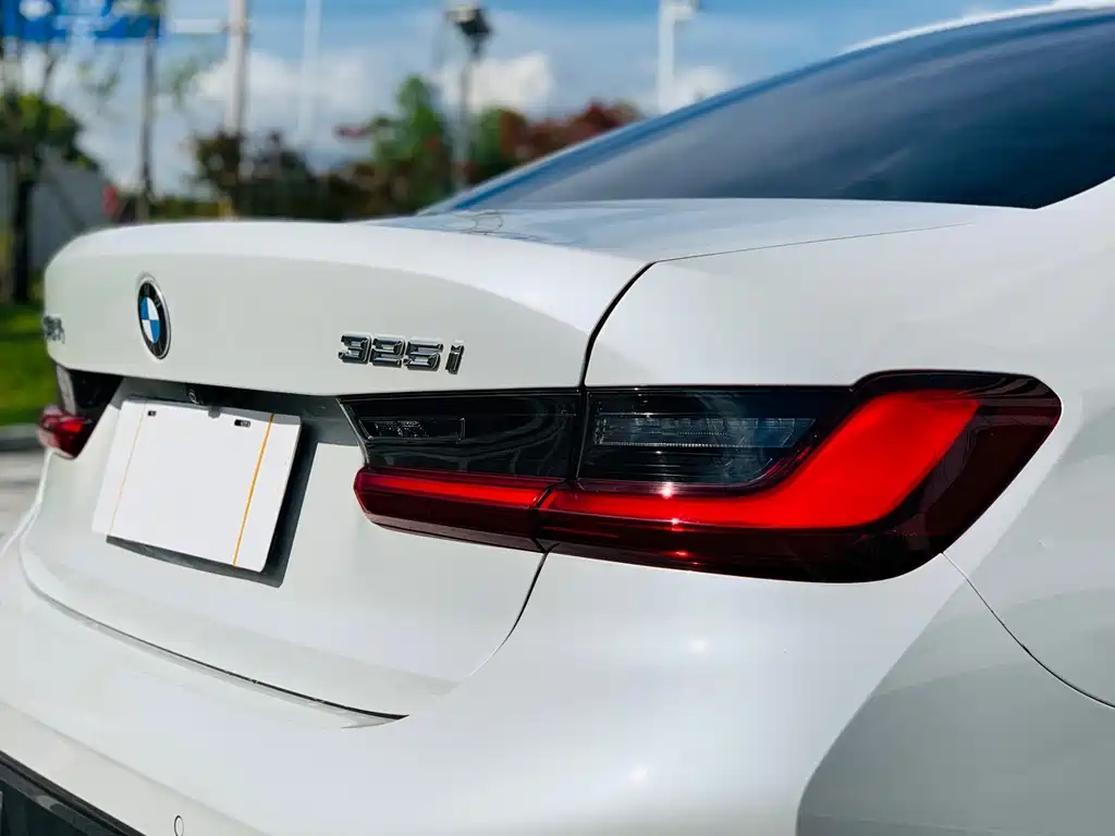 BMW 3 Series 2023 — фото 12