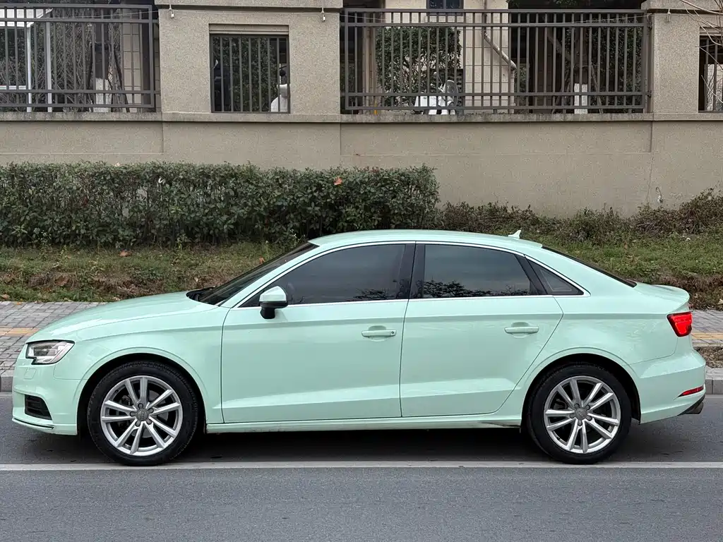 Audi A3 2018 — фото 4
