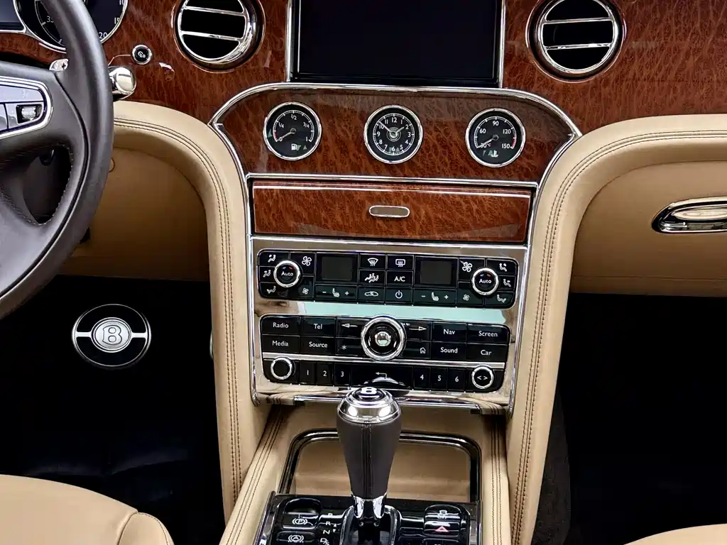 Bentley Mulsanne 2018 — фото 6
