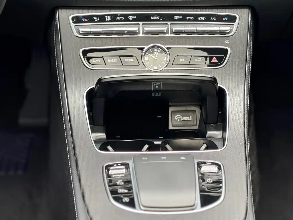Mercedes-Benz E-Class 2020 — фото 10