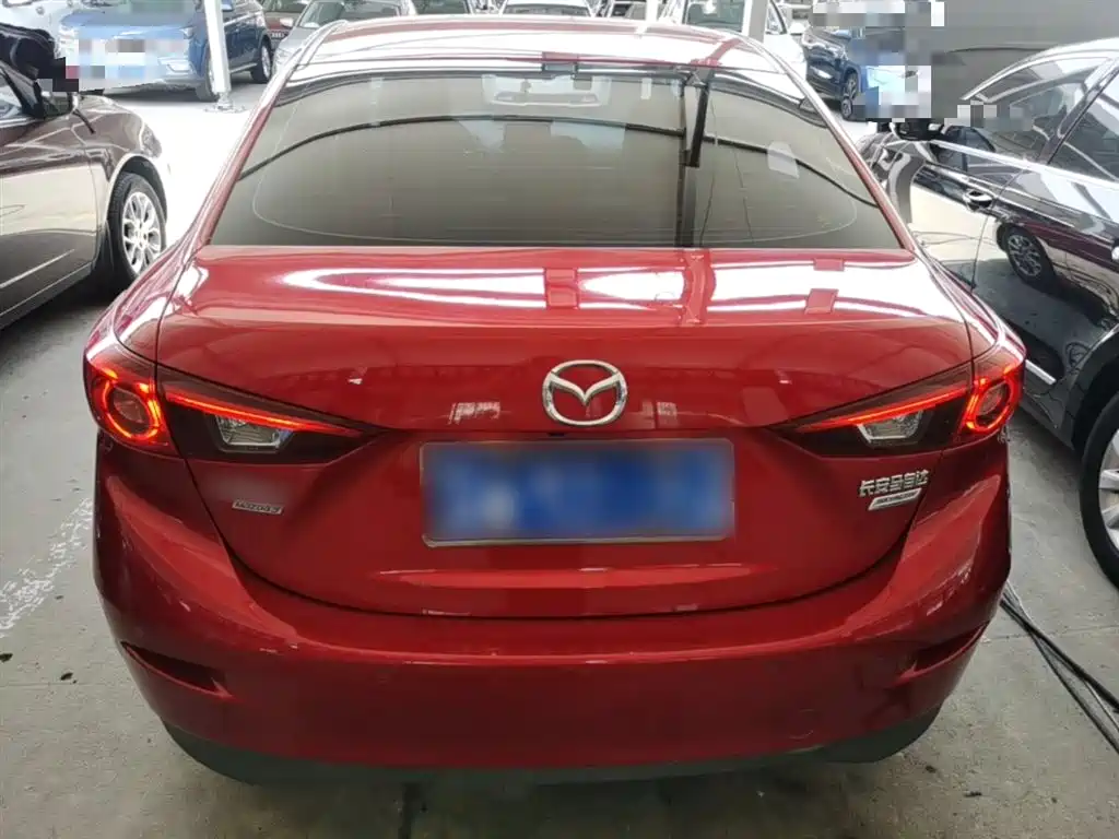 Mazda 3 Axela 2018 — фото 6