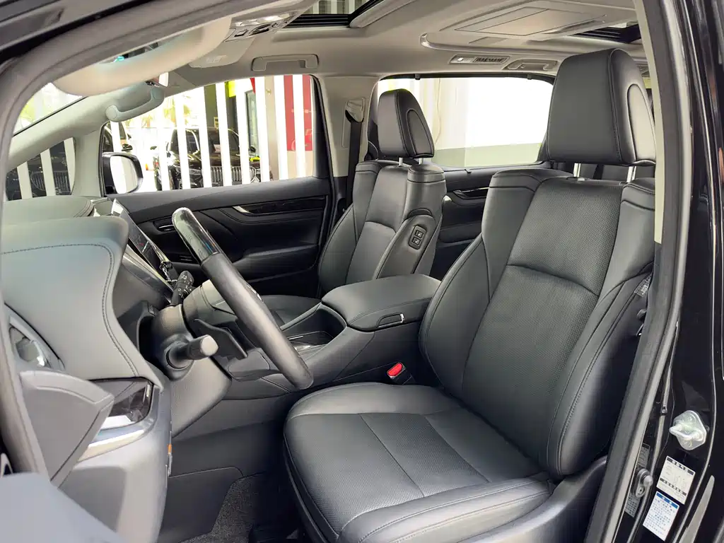 Toyota Vellfire 2022 — фото 8