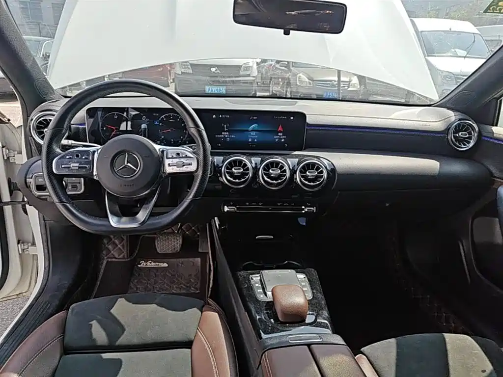 Mercedes-Benz A-Class 2020 — фото 10