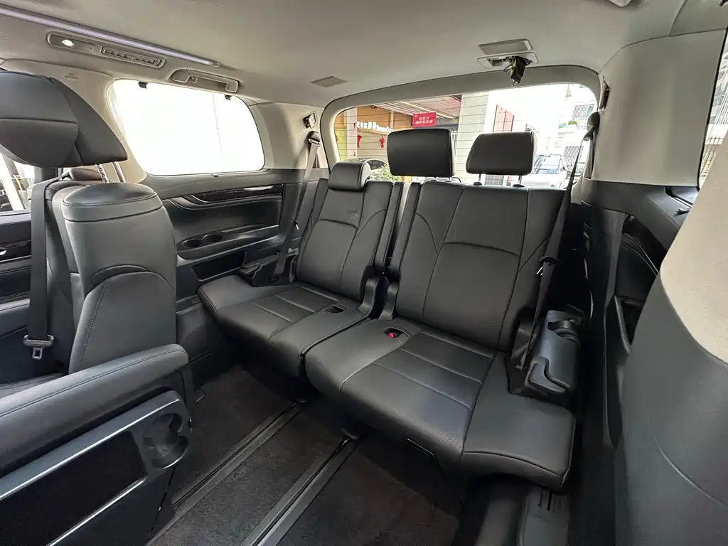 Toyota Vellfire 2022 — фото 23