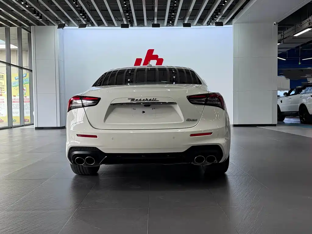 Maserati Ghibli 2021 — фото 18
