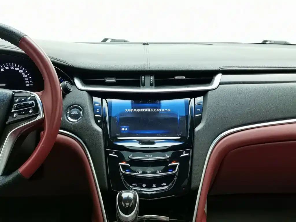 Cadillac XTS 2013 — фото 12