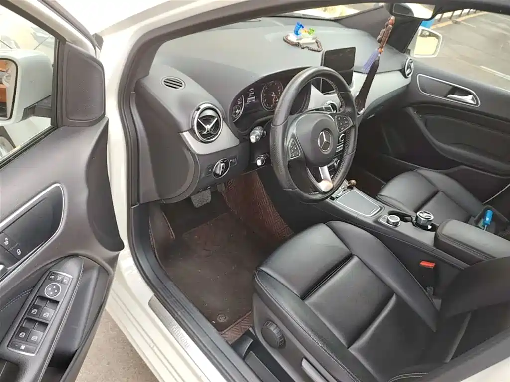 Mercedes-Benz B-Class 2019 — фото 15