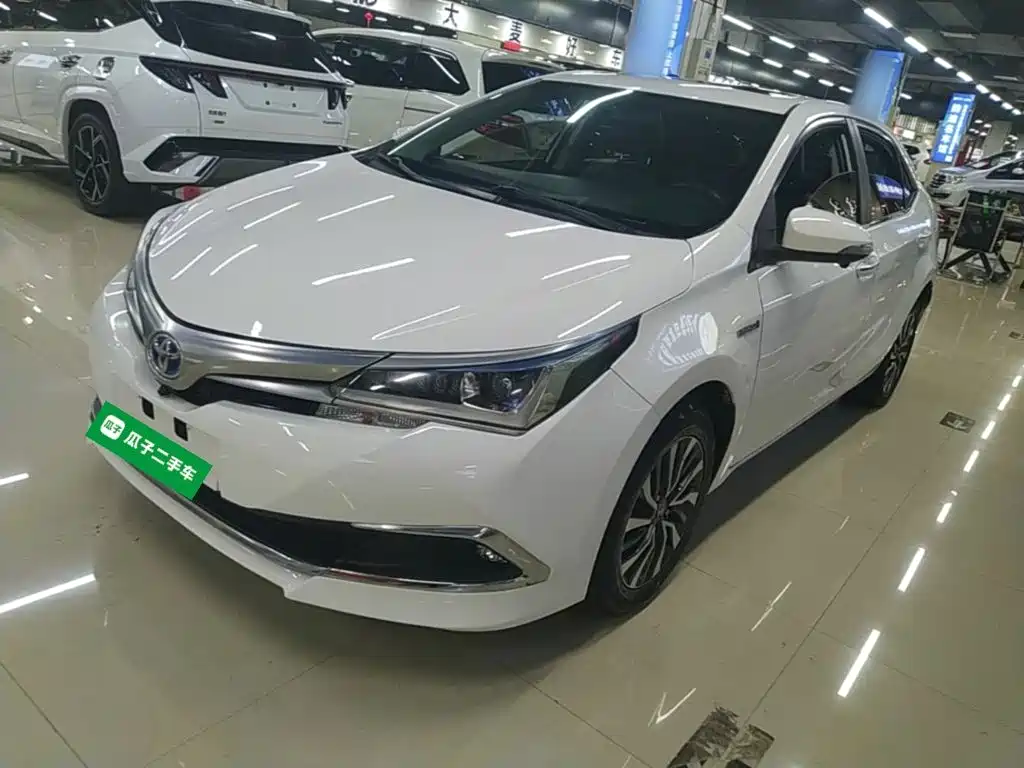 Toyota Corolla 2018 — фото 2