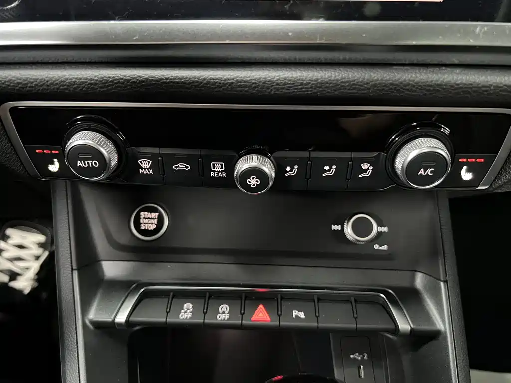 Audi Q3 Sportback 2023 — фото 8