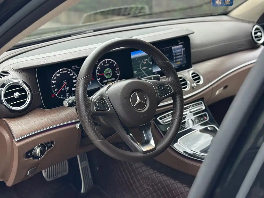 Mercedes-Benz E-Class 2017 — фото 15