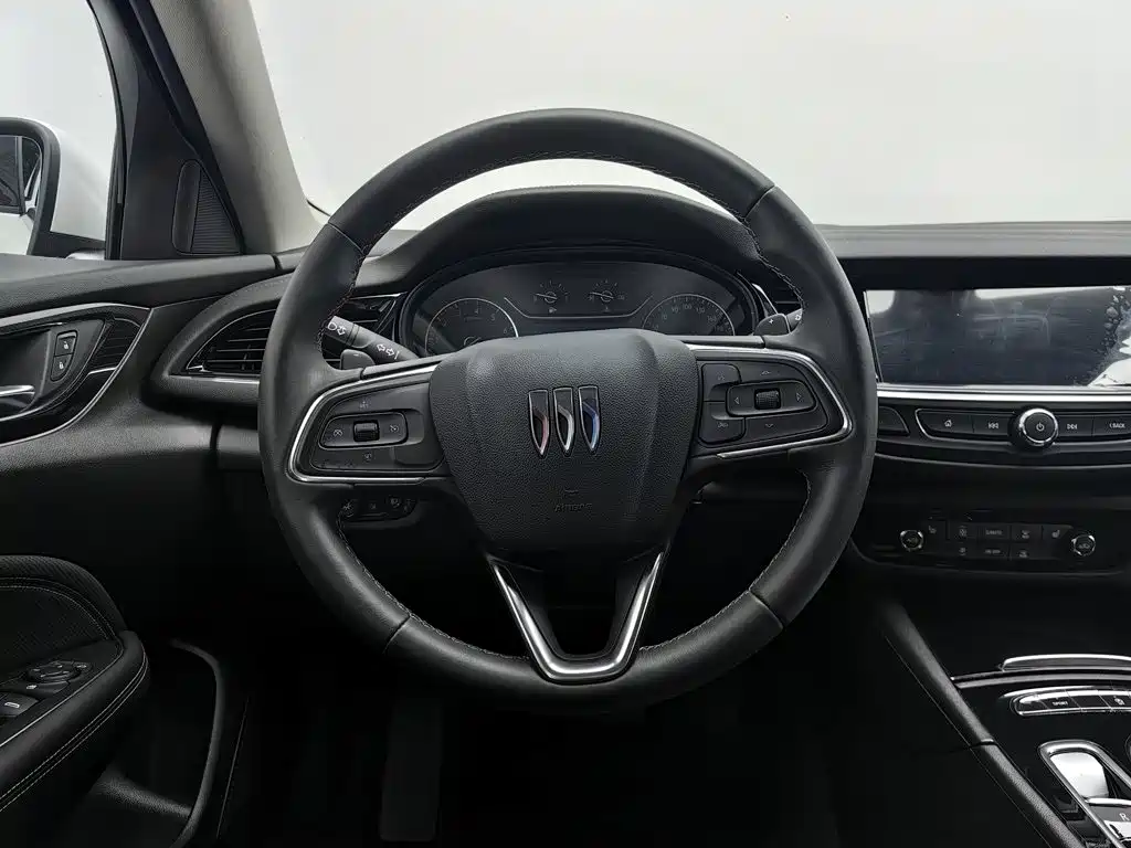 Buick Regal 2023 — фото 11