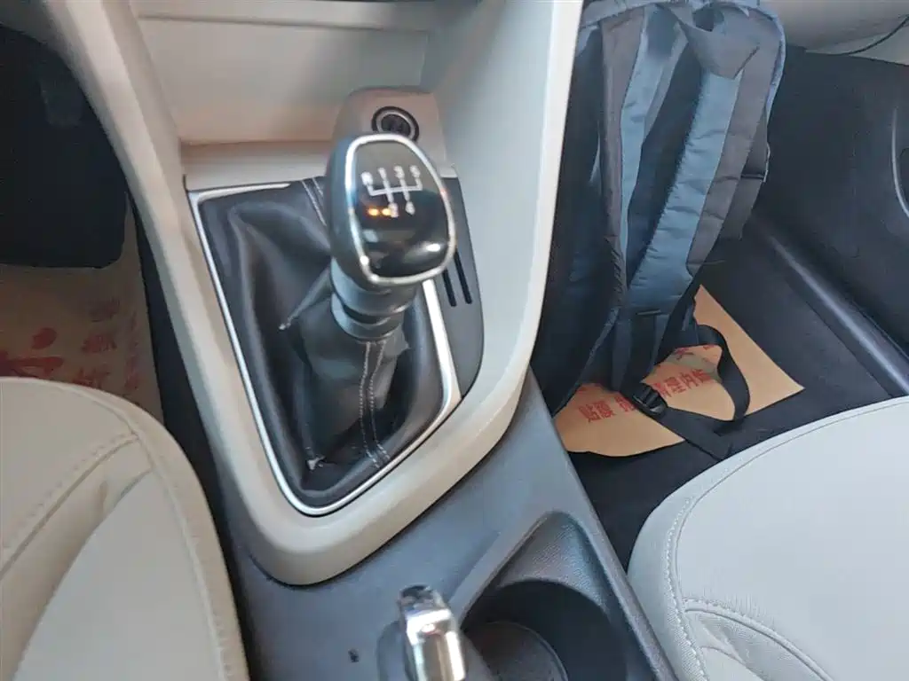 Buick Excelle 2015 — фото 14