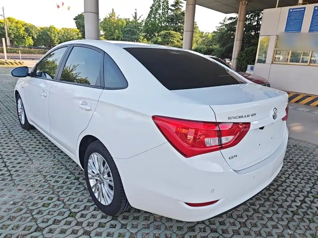 Buick Excelle 2015 — фото 5