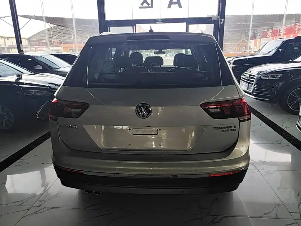 Volkswagen Tiguan L 2017 — фото 6