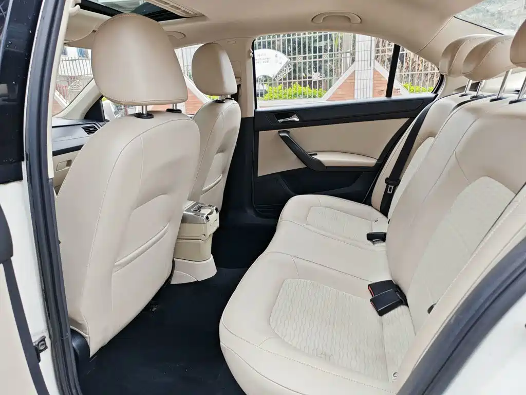 Skoda Rapid 2016 — фото 12
