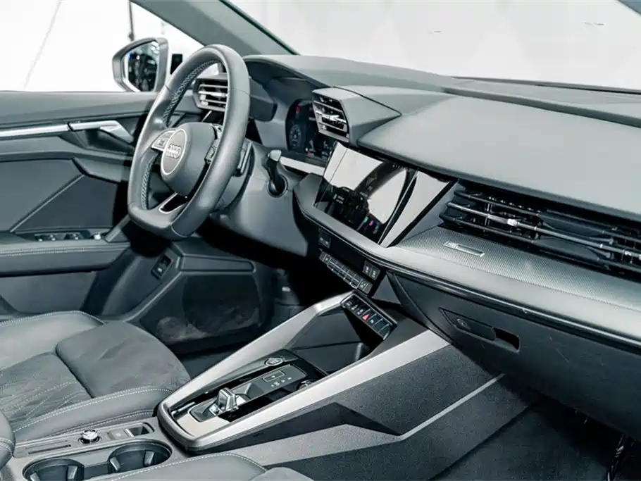 Audi A3 2023 — фото 17