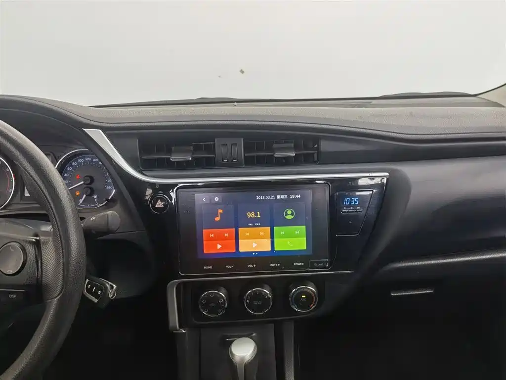 Toyota Corolla 2019 — фото 12