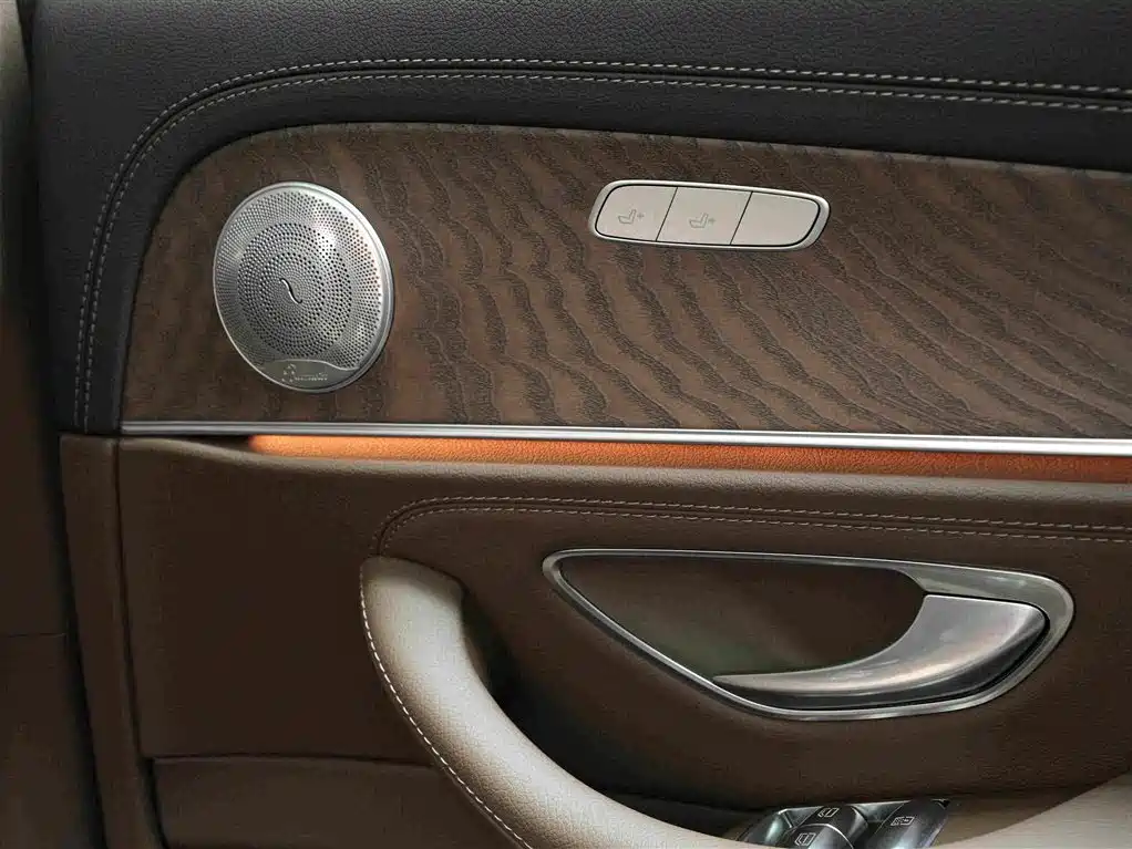 Mercedes-Benz E-Class 2023 — фото 18