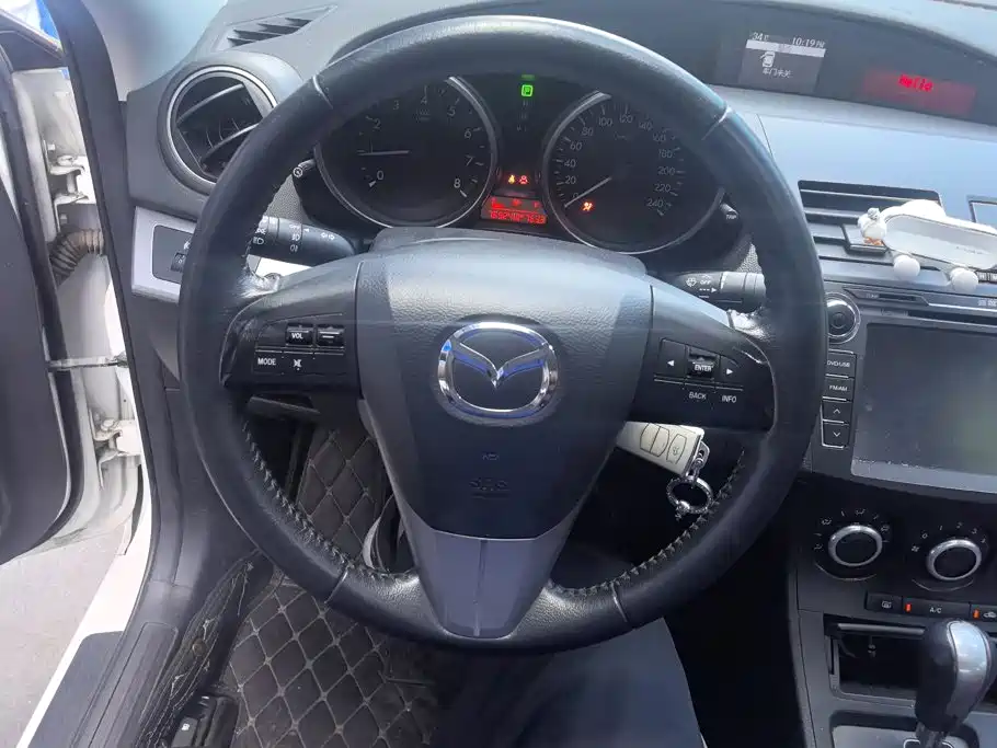 Mazda 3 Xingcheng 2014 — фото 15