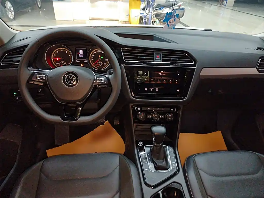 Volkswagen Tiguan L 2021 — фото 10