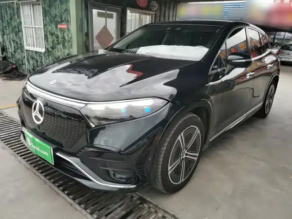 Mercedes-Benz EQS SUV 2023