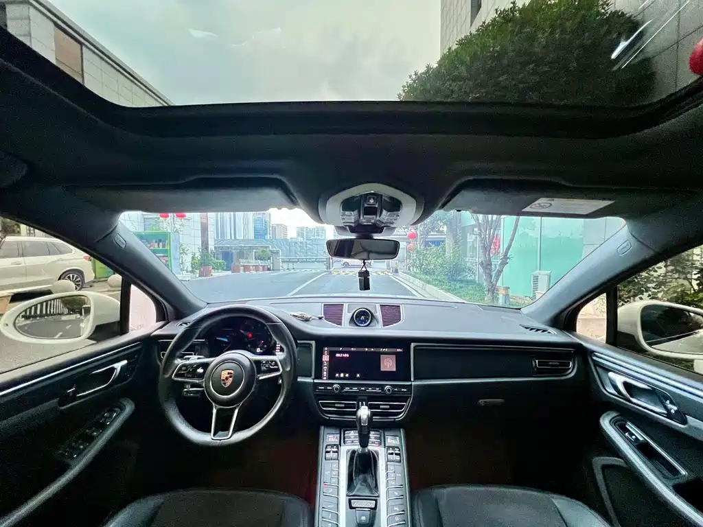 Porsche Macan 2020 — фото 18