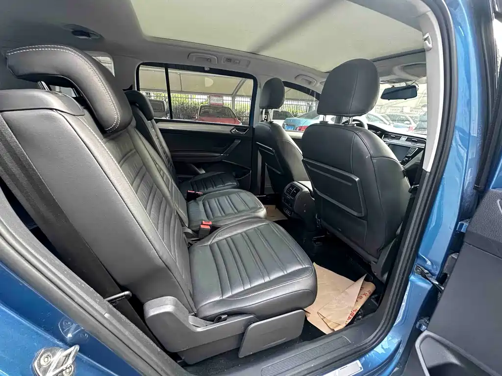 Volkswagen Touran 2019 — фото 13