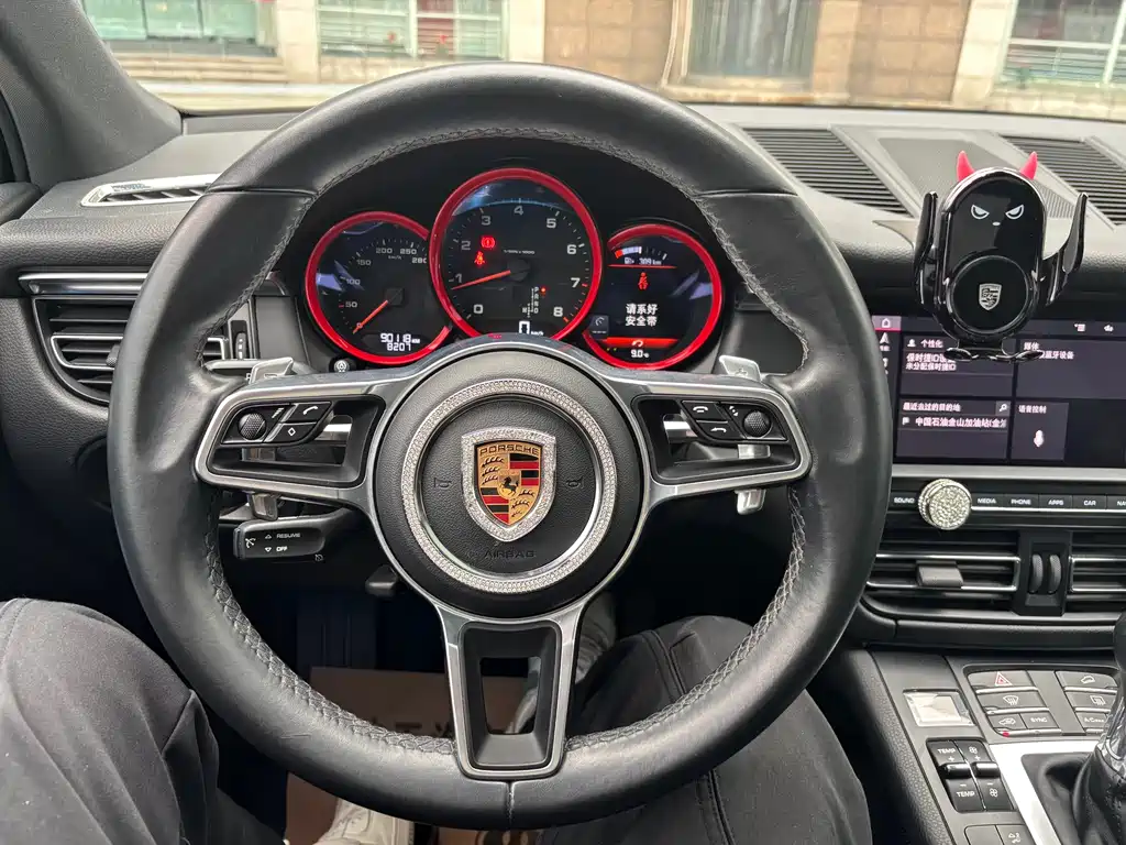 Porsche Macan 2020 — фото 18