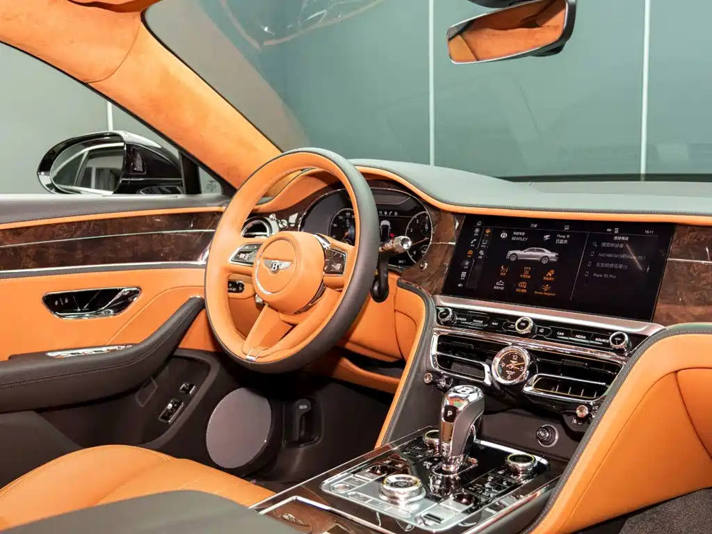 Bentley Flying Spur 2022 — фото 17