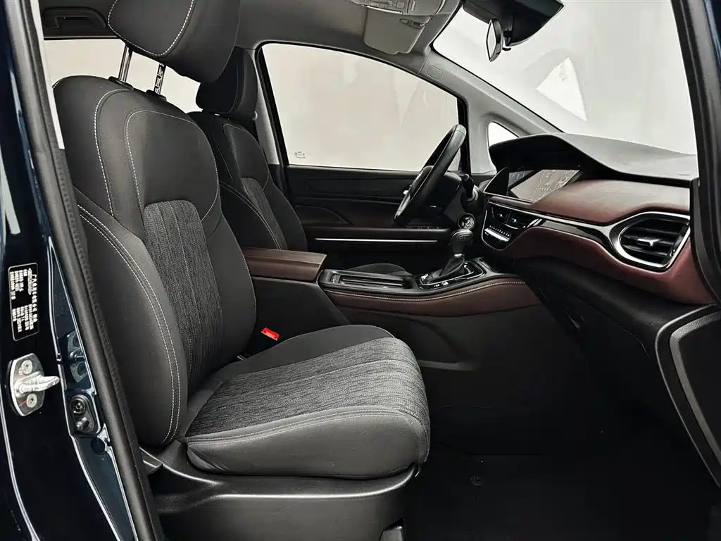GAC Motor Trumpchi M6 2022 — фото 14