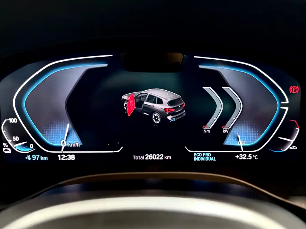 BMW iX3 2023 — фото 16