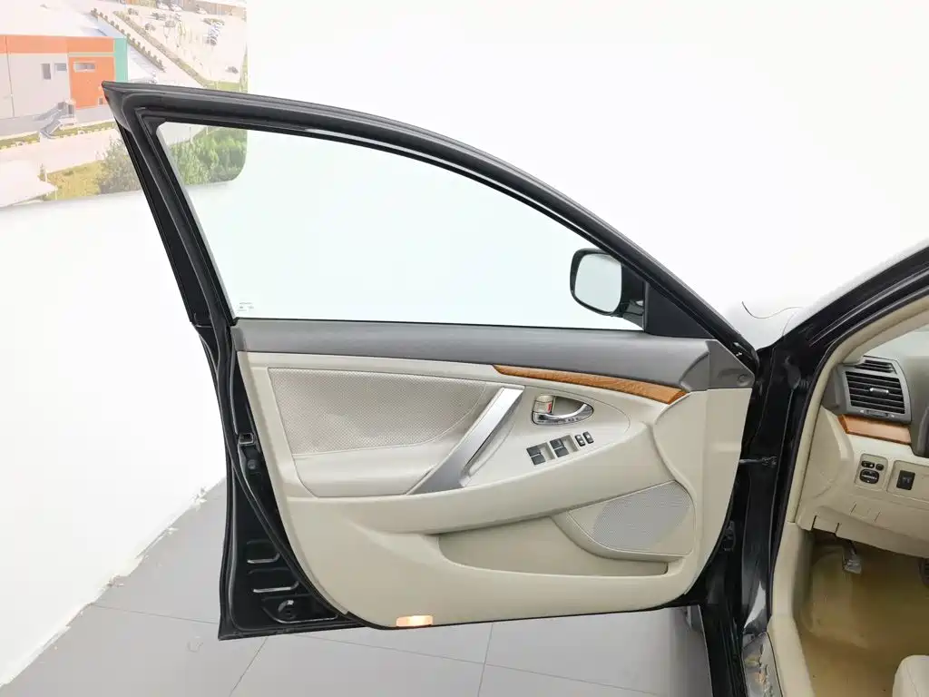 Toyota Camry 2013 — фото 8
