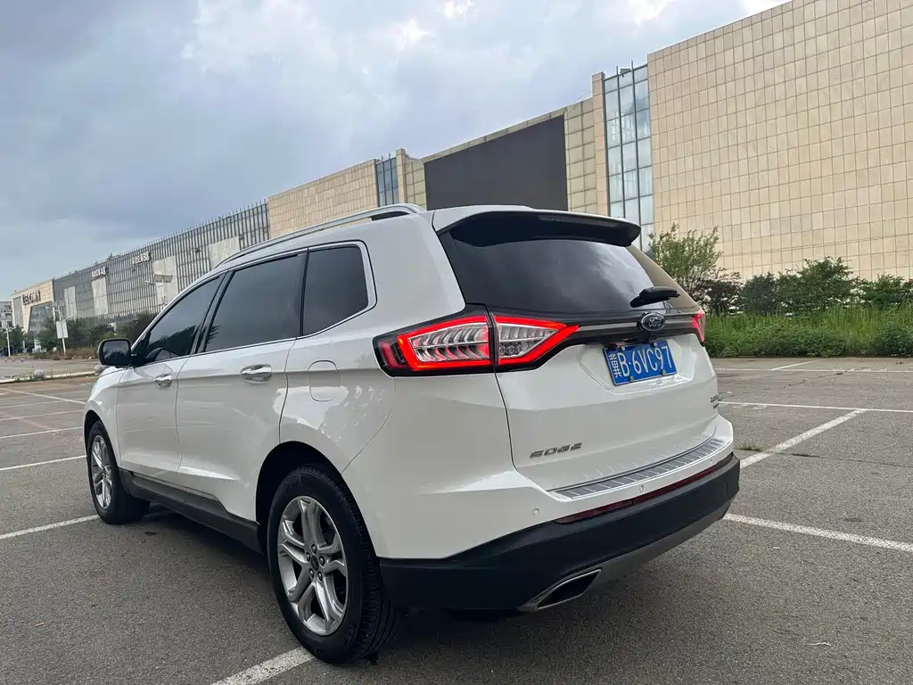 Ford Edge 2019 — фото 9