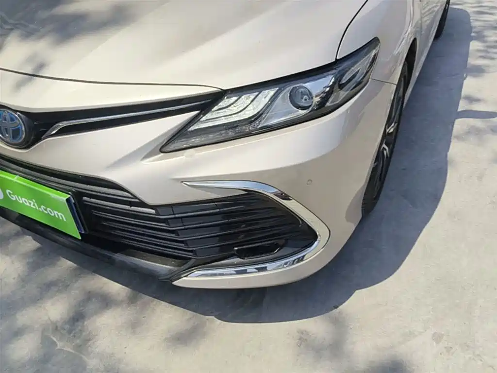 Toyota Camry 2022 — фото 24