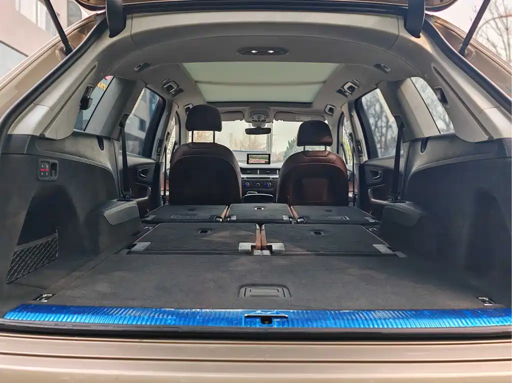 Audi Q7 2018 — фото 29