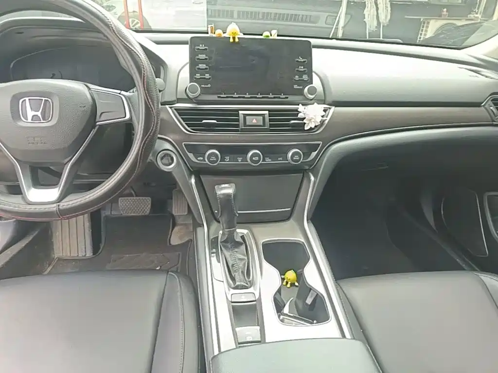 Honda Accord 2018 — фото 14