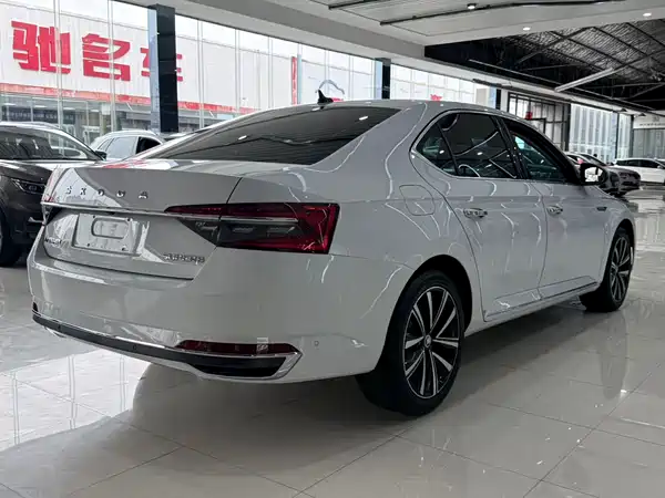 Skoda Superb 2023