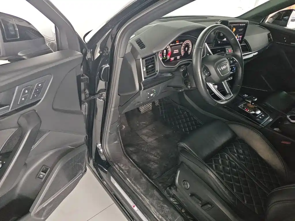Audi Q5L Sportback 2021 — фото 16