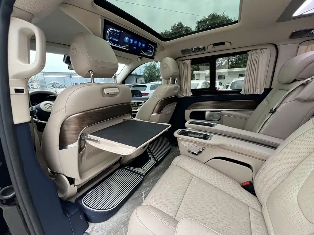 Mercedes-Benz V-Class 2023 — фото 8