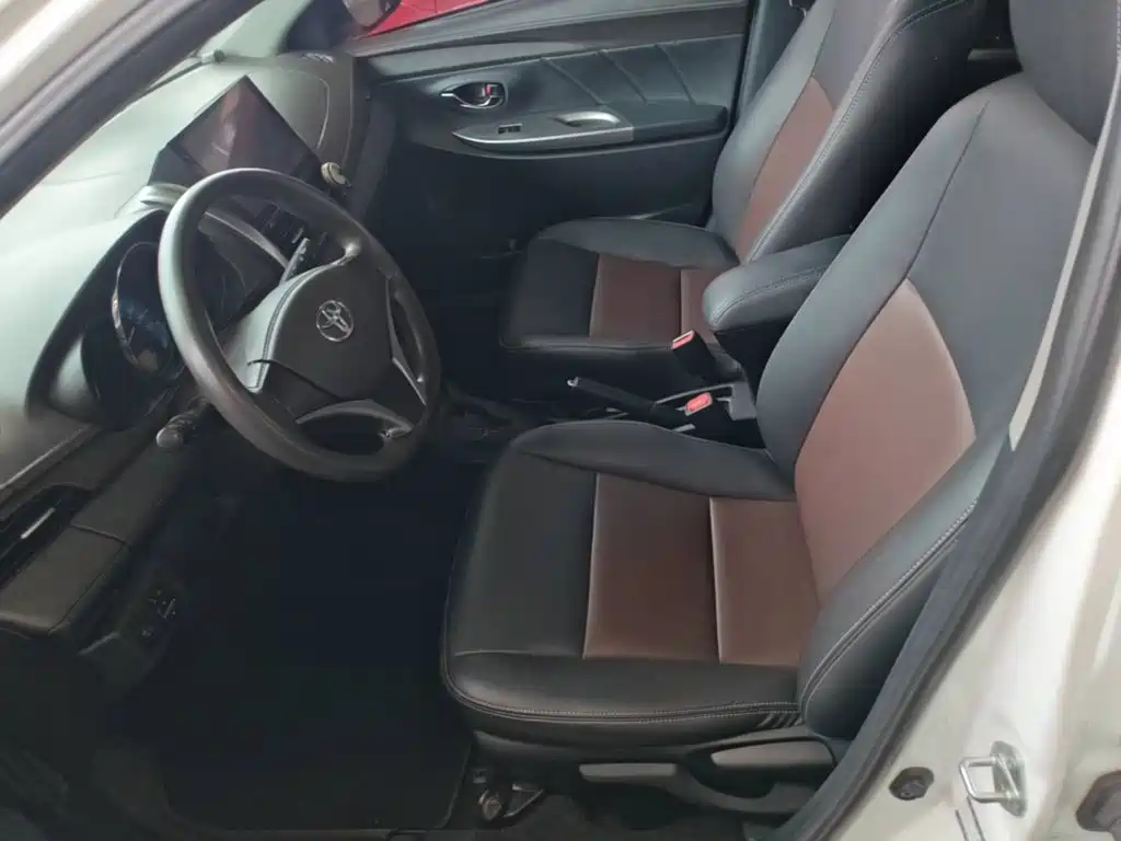 Toyota Yaris L 2016 — фото 15