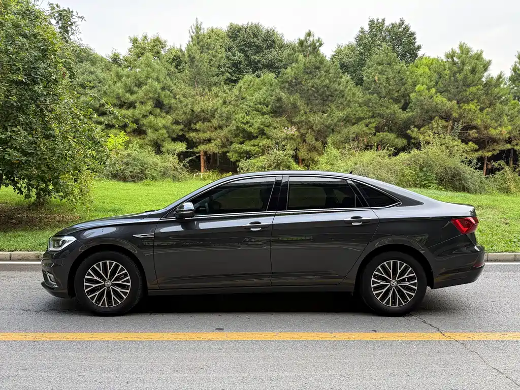 Volkswagen Sagitar 2021