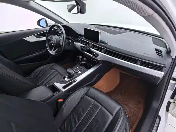 Audi A4L 2019