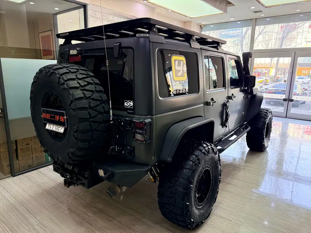 Jeep Wrangler 2016 — фото 3