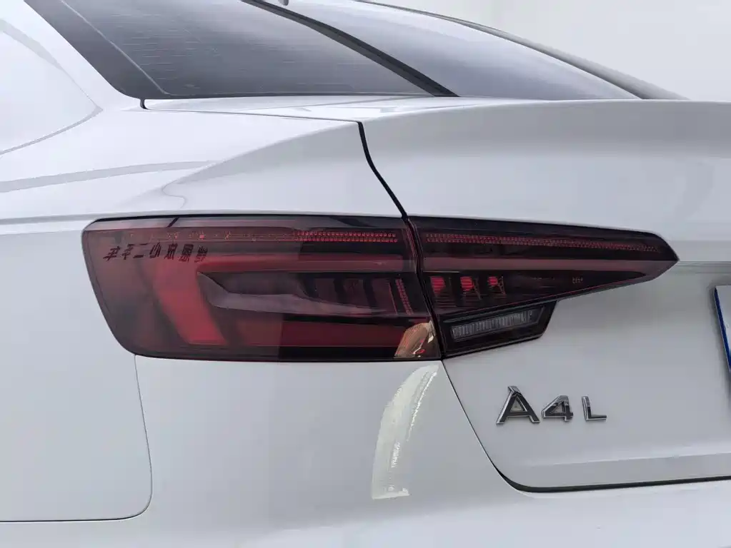 Audi A4L 2019 — фото 27
