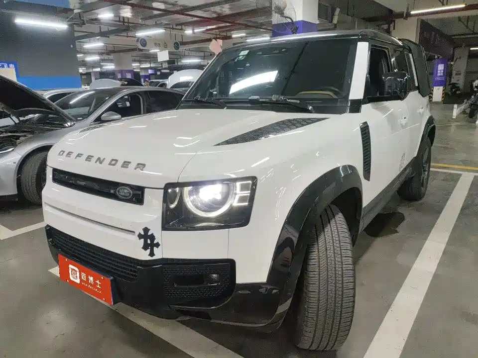 Land Rover Defender 2024 — фото 1