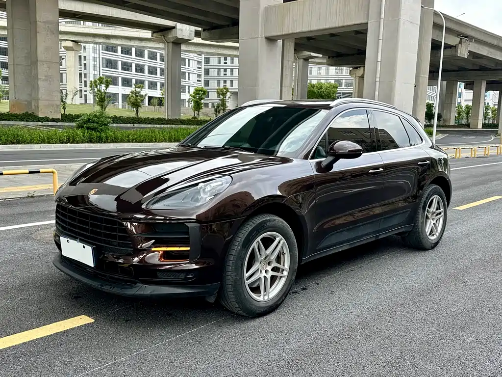 Porsche Macan 2020 — фото 1