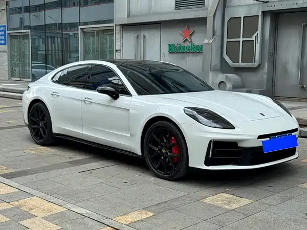 Porsche Panamera 2024
